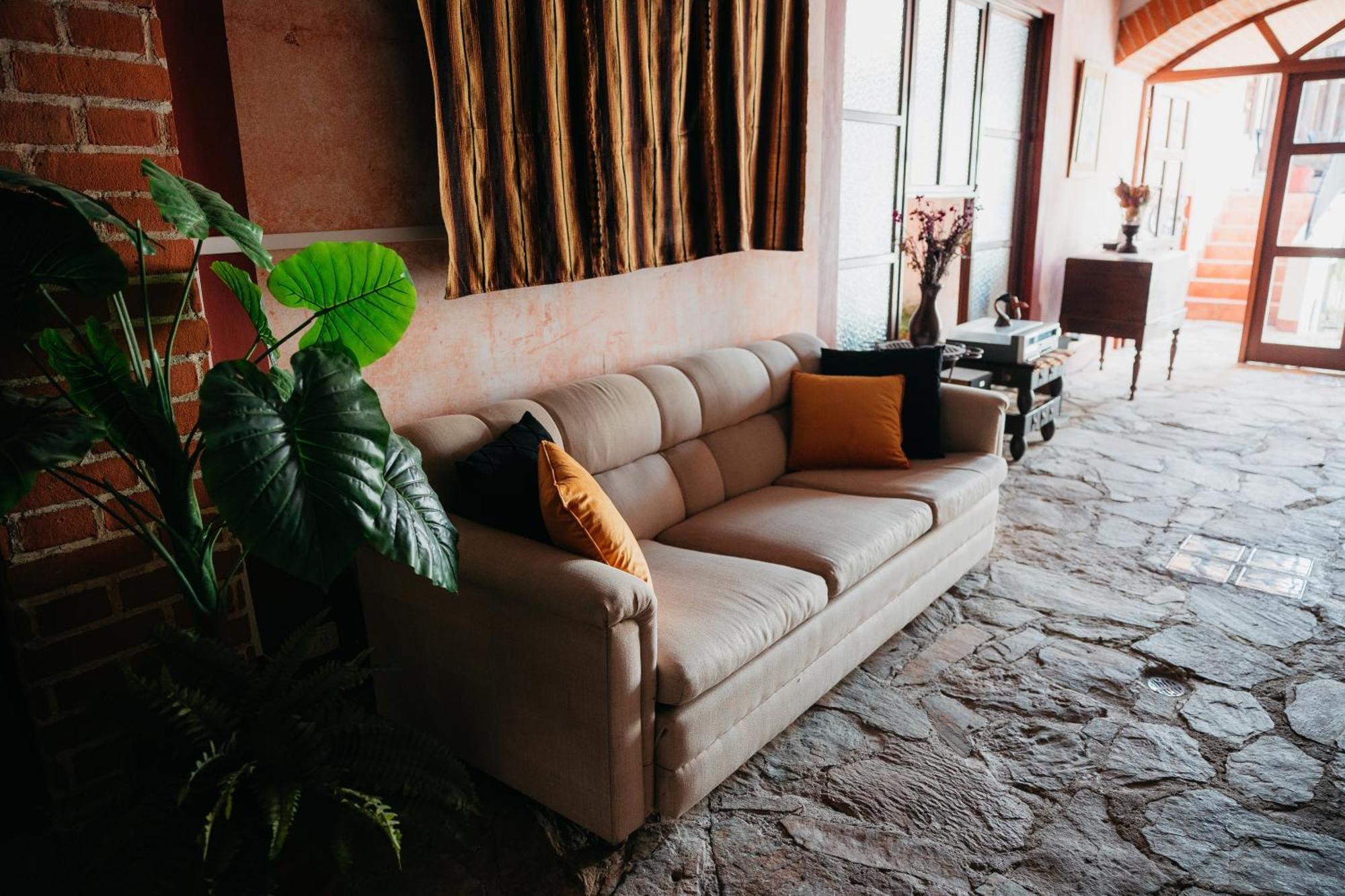 Autumn In Antigua Boutique Bnb Exterior photo