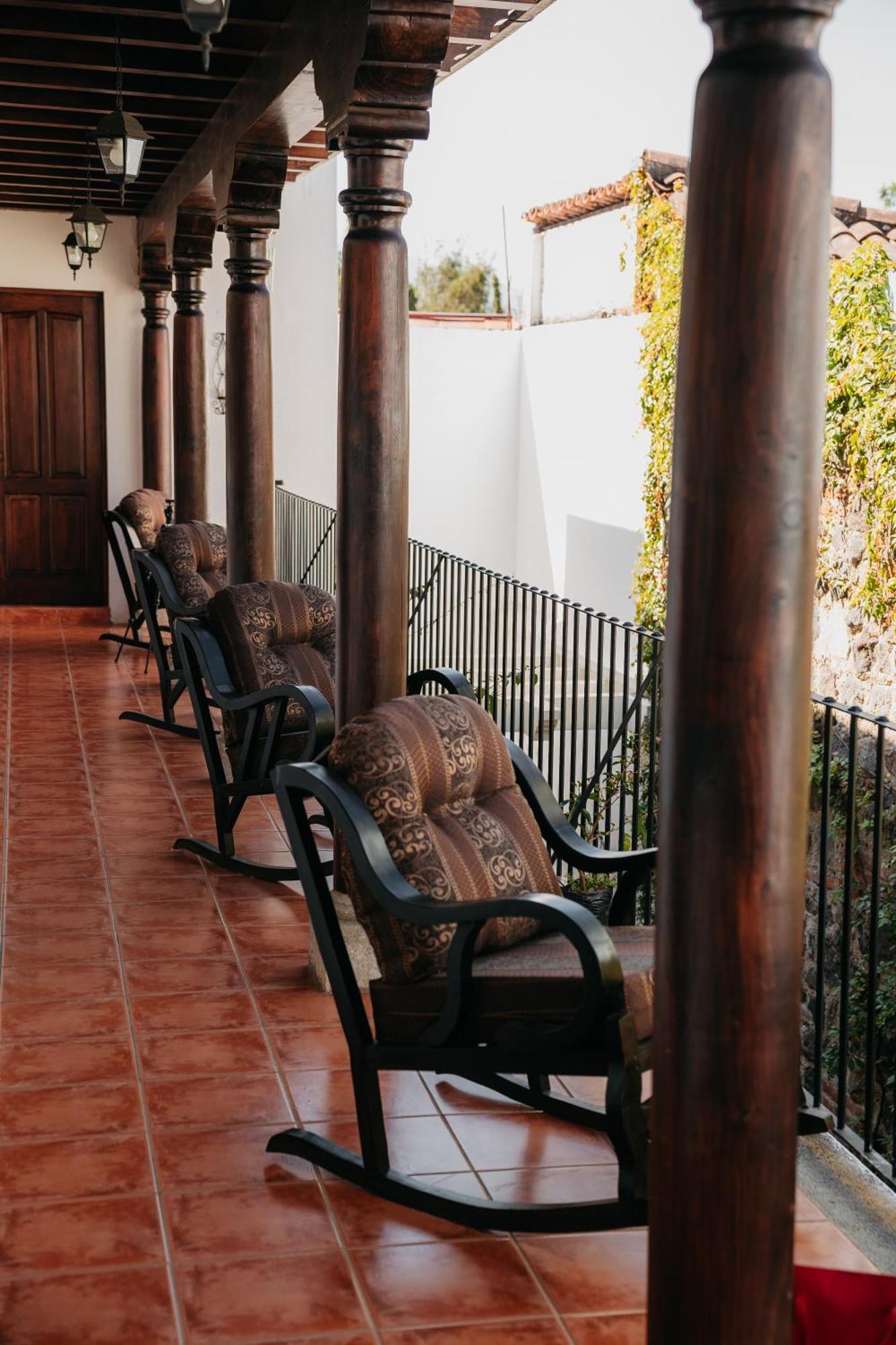 Autumn In Antigua Boutique Bnb Exterior photo