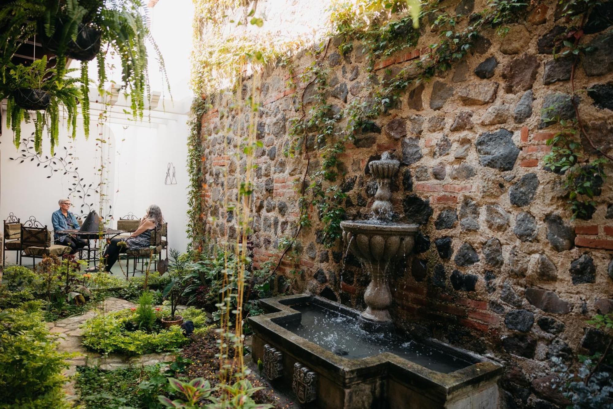 Autumn In Antigua Boutique Bnb Exterior photo